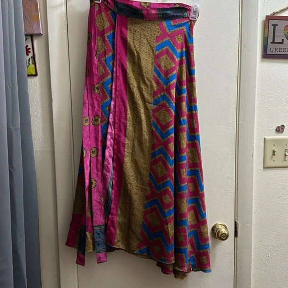 Repurposed sari wrap skirt - Picture 6 of 10